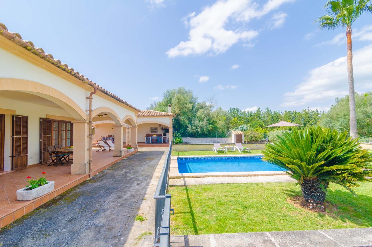Ses Covetes Villa Petra  Buitenkant foto