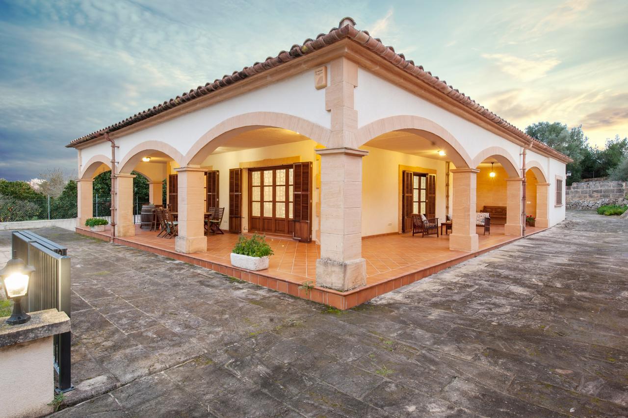 Ses Covetes Villa Petra  Buitenkant foto