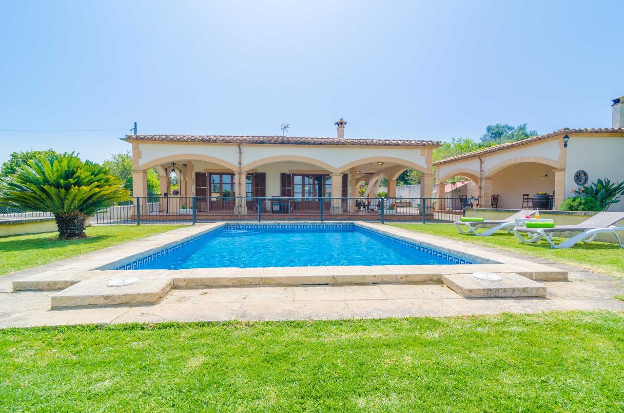 Ses Covetes Villa Petra  Buitenkant foto